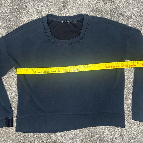 Athleta Cropped Sweatshirt Size Medium Black Sport Athletic - Picture 2 of 5
